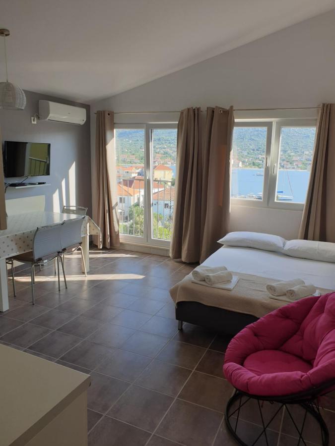 Apartments Zdenka Vinišće Eksteriør bilde