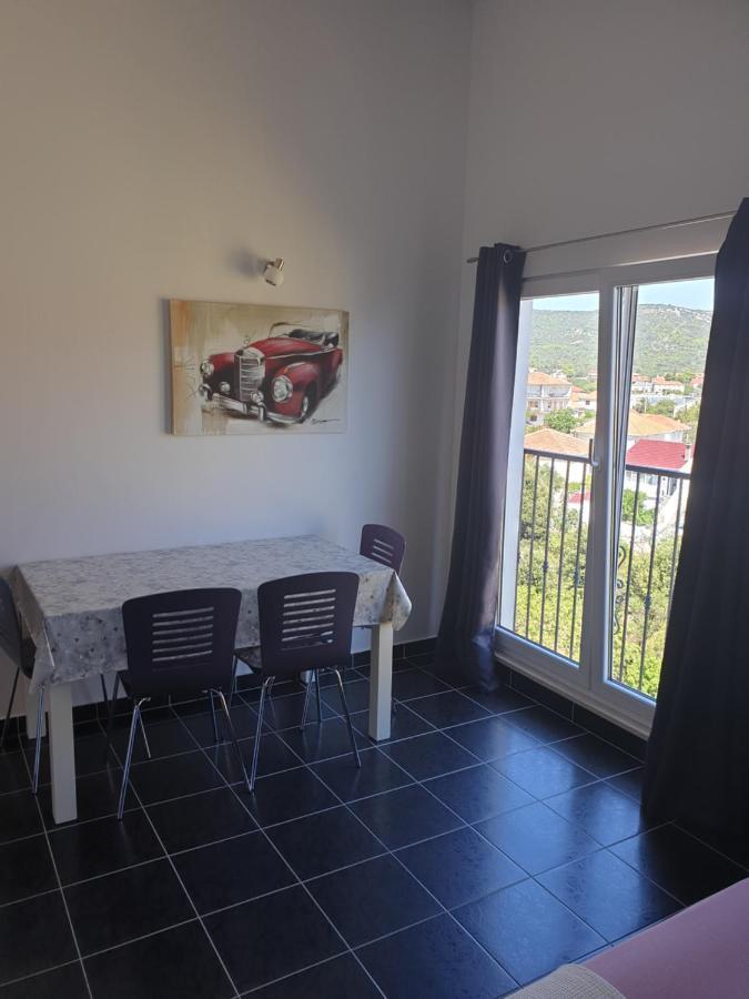 Apartments Zdenka Vinišće Eksteriør bilde