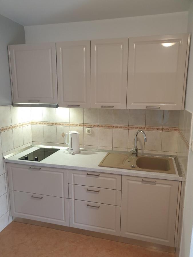 Apartments Zdenka Vinišće Eksteriør bilde