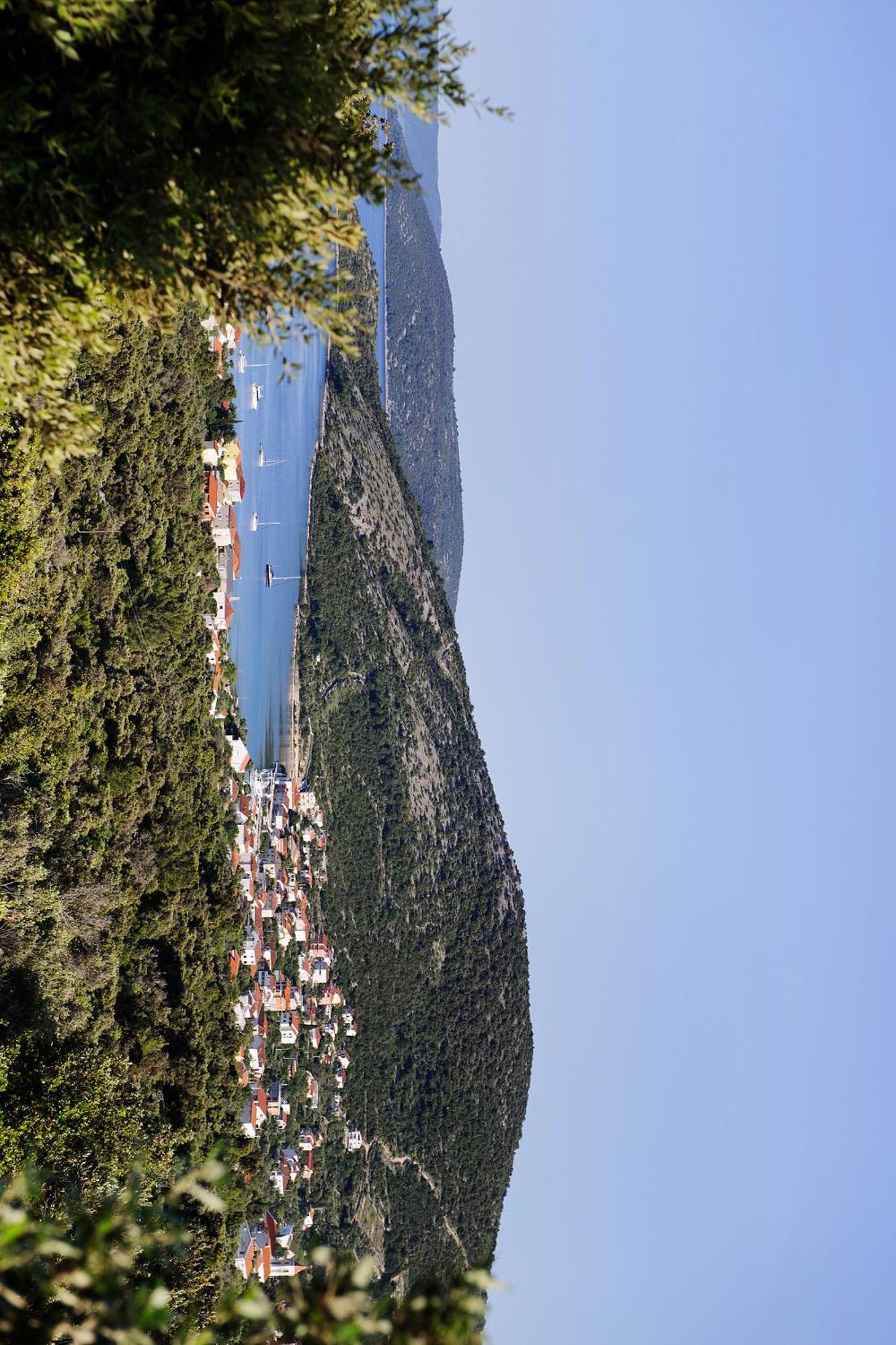 Apartments Zdenka Vinišće Eksteriør bilde