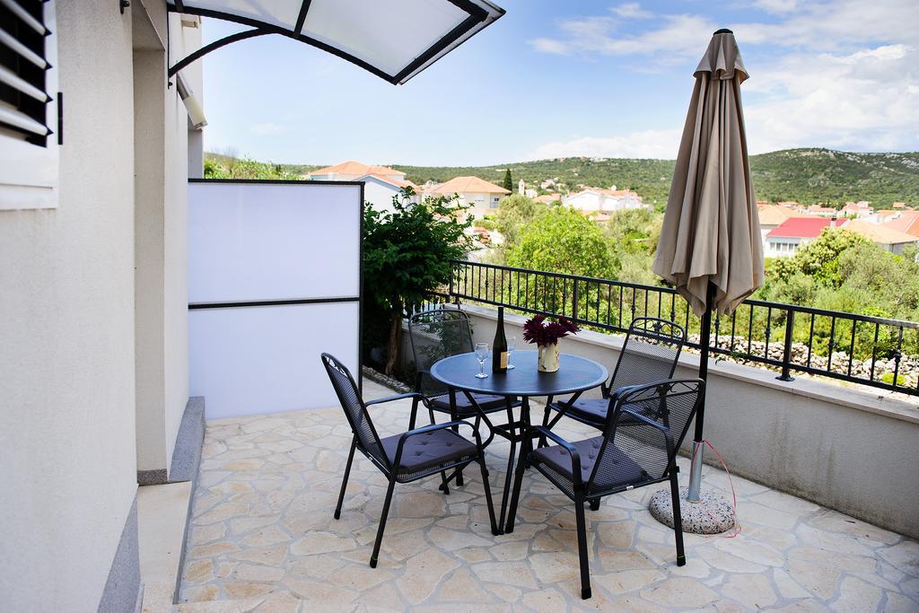 Apartments Zdenka Vinišće Eksteriør bilde