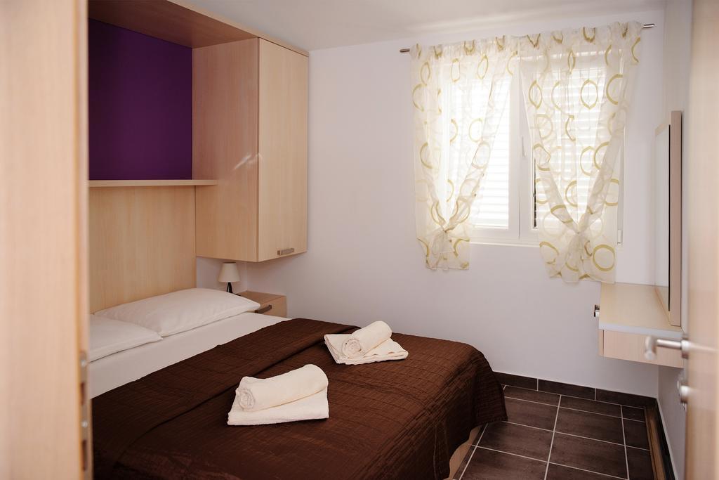 Apartments Zdenka Vinišće Eksteriør bilde