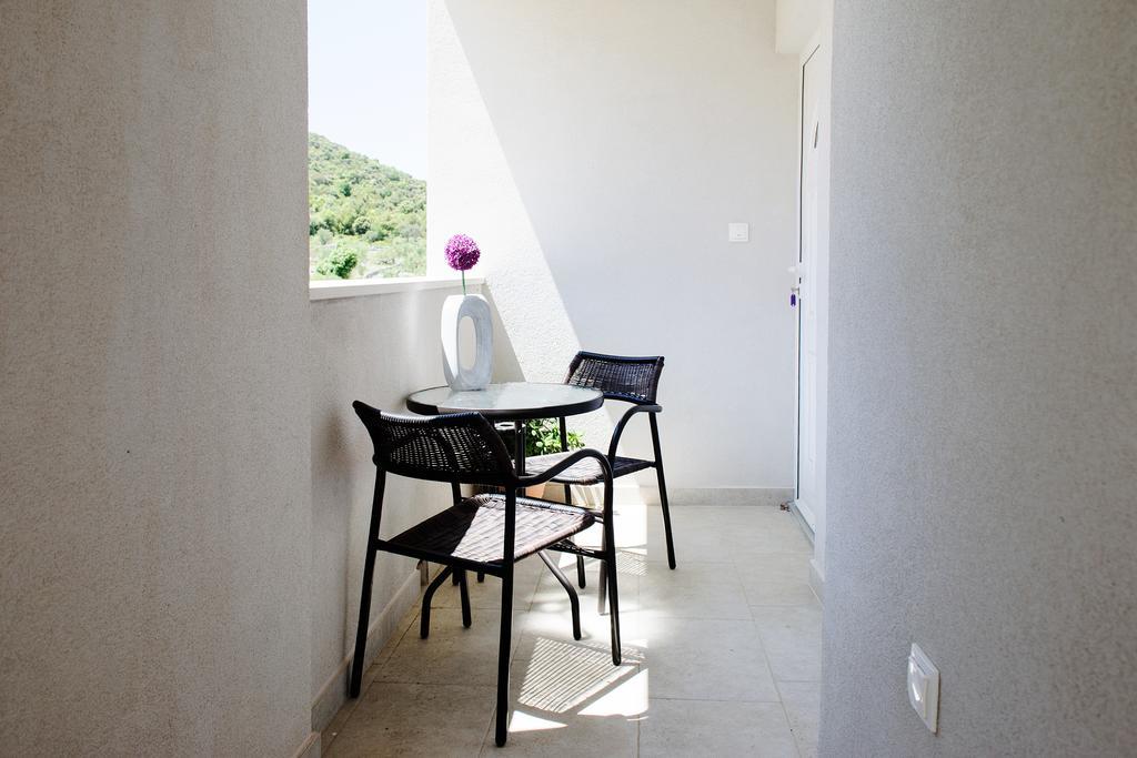 Apartments Zdenka Vinišće Eksteriør bilde