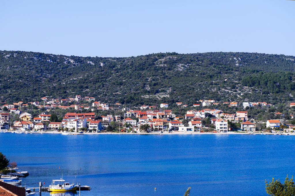 Apartments Zdenka Vinišće Eksteriør bilde